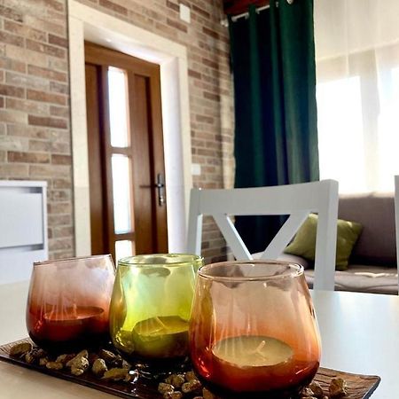 Studio Apartman Luka 스타리그라드 파클레니차 외부 사진